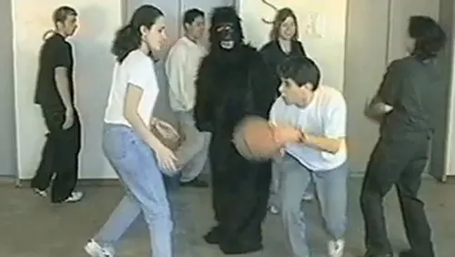 Selective attention still with a gorilla in view